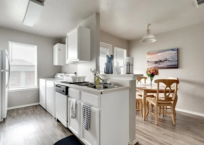 2b1b Mins From Ft Hood & Town Apartment