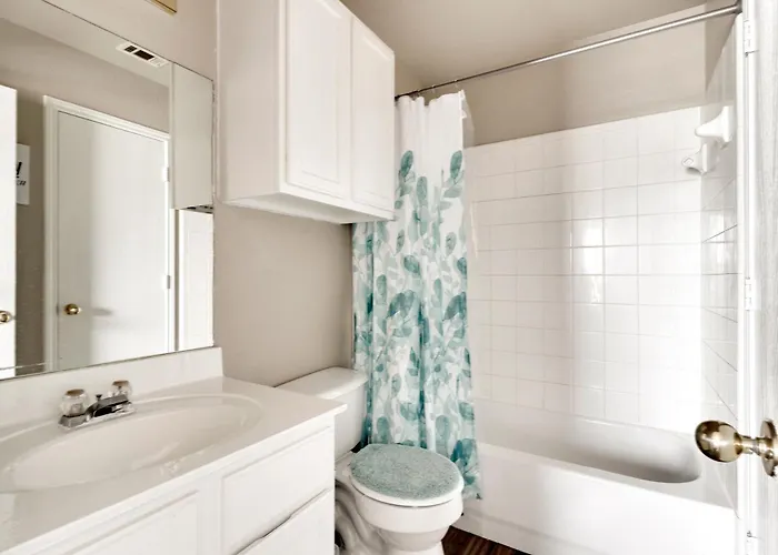 2b1b Mins From Ft Hood & Town Apartment *