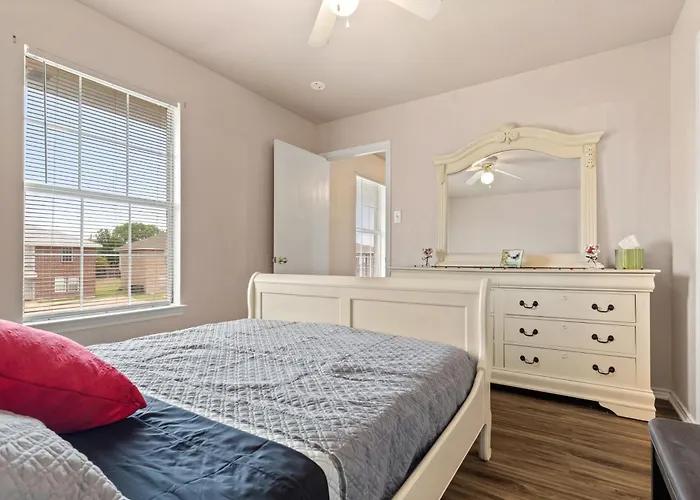 2b1b Mins From Ft Hood & Town Apartment Killeen