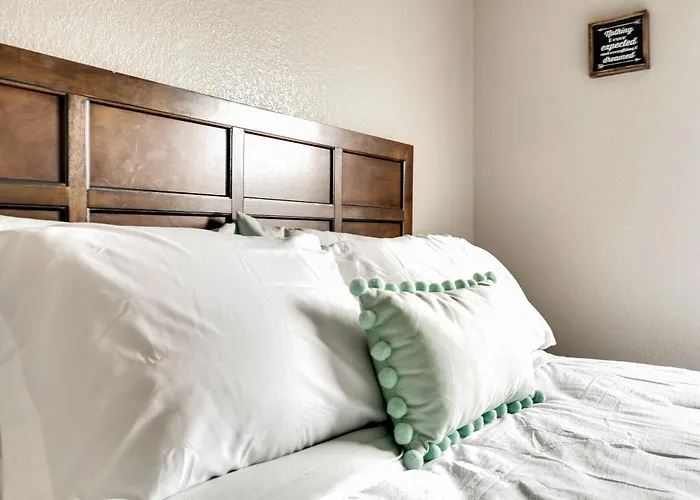 2b1b Mins From Ft Hood & Town Apartment *